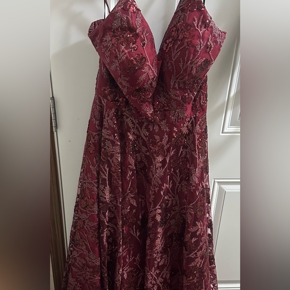 Beautiful Grad Dress - Picture 2 of 2